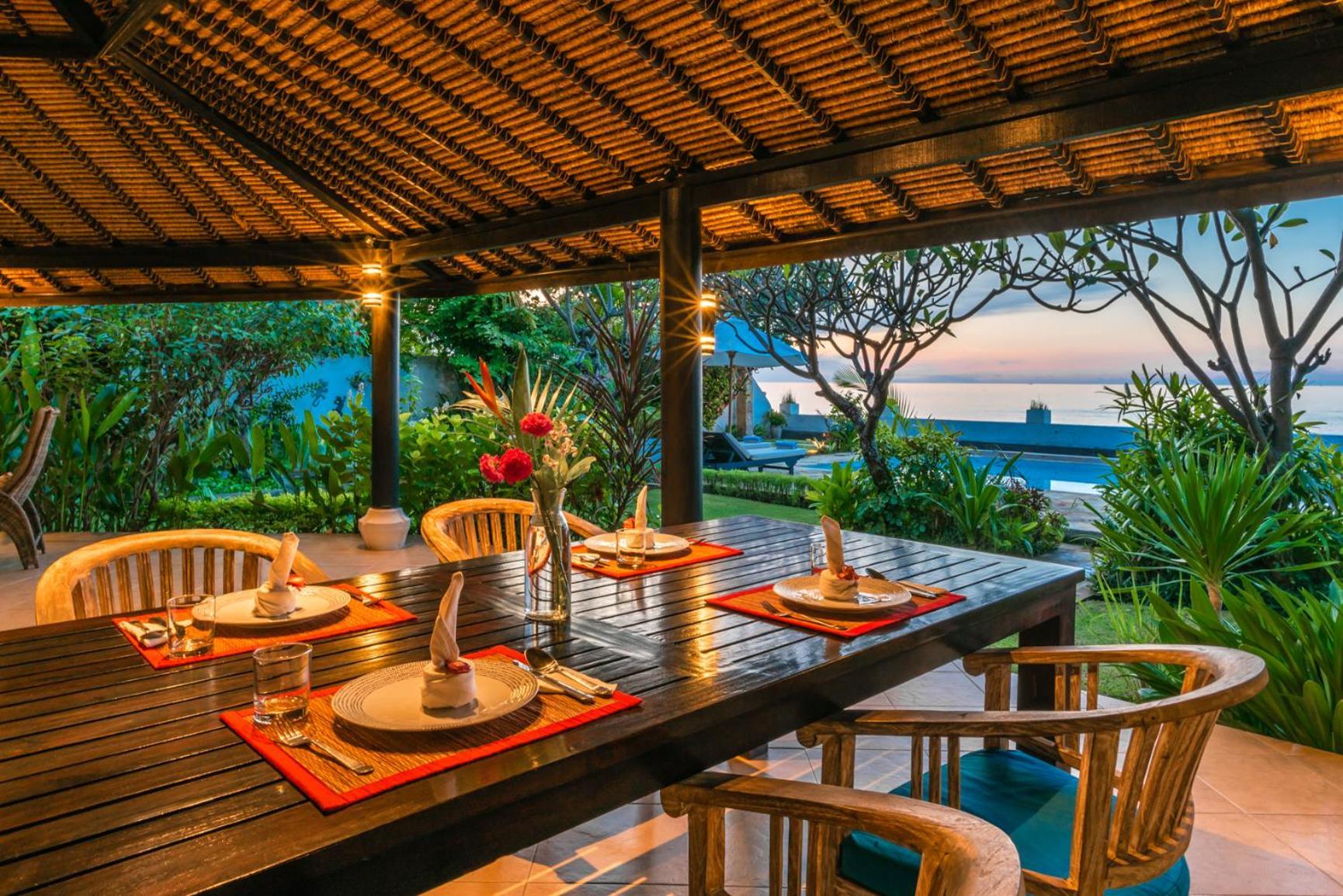 Gorgeous Beachfront Villa Lovina Banjar  المظهر الخارجي الصورة